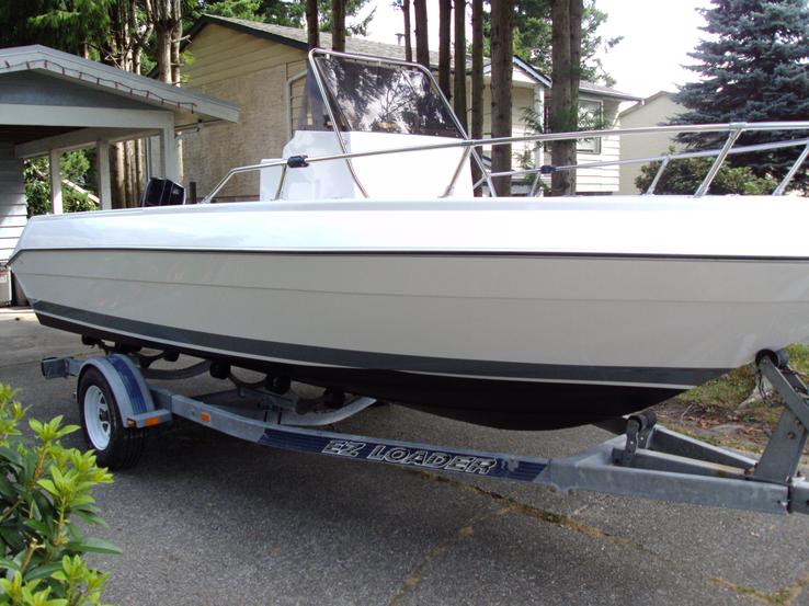 Campion sport fishing boat with complete new hull and topside paint job and antifouling bottom painting for a Coquitlam BC customer from MRV Marine Services.
